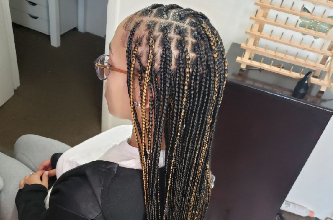 Knotless